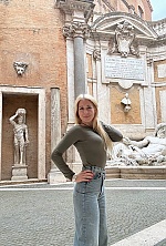 Ukrainian mail order bride Kira from Rome with blonde hair and brown eye color - image 2
