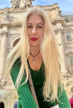 Kira, 39 y.o. from Rome, Italy