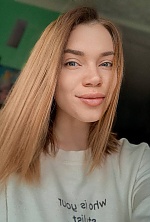 Ukrainian mail order bride Iryna from Odesa with light brown hair and green eye color - image 8