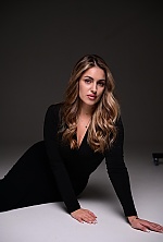 Ukrainian mail order bride Anastasiia from Kalush with light brown hair and blue eye color - image 8