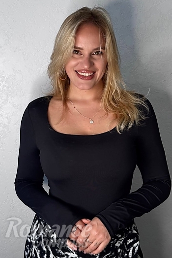 Ukrainian mail order bride Valentina from Cherkasy with blonde hair and green eye color - image 1