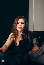 Ukrainian mail order bride Yana from Vancouver with light brown hair and green eye color - image 9