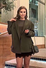 Ukrainian mail order bride Yana from Vancouver with light brown hair and green eye color - image 3