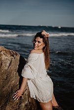 Ukrainian mail order bride Yana from Vancouver with light brown hair and green eye color - image 2