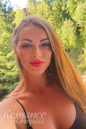 Ukrainian mail order bride Tetiana from Limassol with blonde hair and grey eye color - image 1