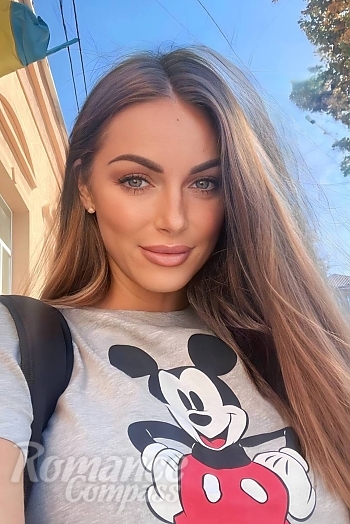 Ukrainian mail order bride Tetiana from Limassol with blonde hair and grey eye color - image 1