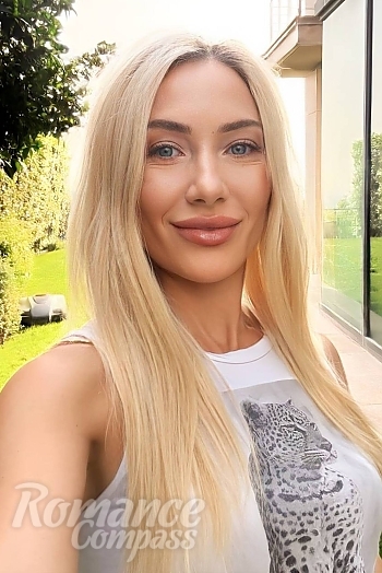 Ukrainian mail order bride Alla from Chicago with blonde hair and blue eye color - image 1