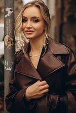 Ukrainian mail order bride Valentyna from Tarnov with light brown hair and blue eye color - image 5