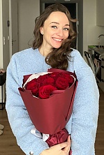 Ukrainian mail order bride Elina from Warsaw with light brown hair and blue eye color - image 2