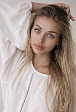 Ukrainian mail order bride Alina from Turin with blonde hair and grey eye color - image 4