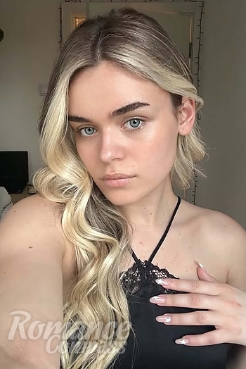 Ukrainian mail order bride Thea from Novi Sad with blonde hair and blue eye color - image 1