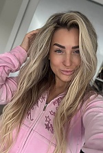 Ukrainian mail order bride Viktoriia from London with blonde hair and green eye color - image 7