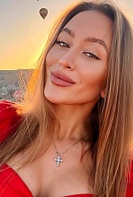 Ukrainian mail order bride Snezhana from Dubai with light brown hair and green eye color - image 7
