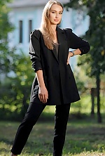 Ukrainian mail order bride Alla from Kyiv with light brown hair and brown eye color - image 5