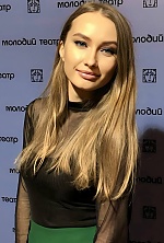 Ukrainian mail order bride Alla from Kyiv with light brown hair and brown eye color - image 8