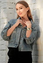 Ukrainian mail order bride Alla from Kyiv with light brown hair and brown eye color - image 3