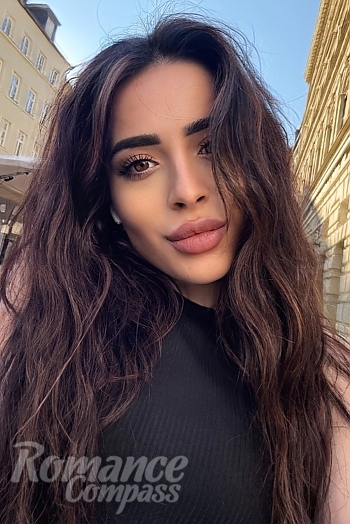 Ukrainian mail order bride Viktoria from Kyiv with brunette hair and brown eye color - image 1