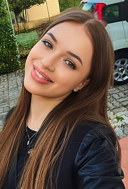 Olena, 21 y.o. from Rivne, Ukraine