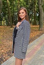 Ukrainian mail order bride Olena from Rivne with light brown hair and brown eye color - image 3