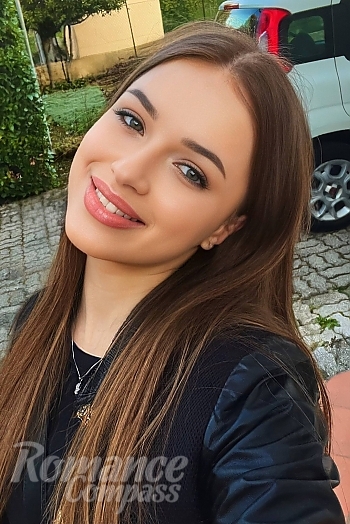 Ukrainian mail order bride Olena from Rivne with light brown hair and brown eye color - image 1