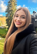 Ukrainian mail order bride Olena from Rivne with light brown hair and brown eye color - image 4