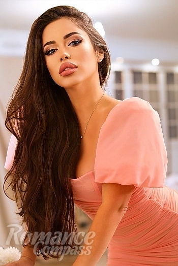 Ukrainian mail order bride Victoria from Kyiv with light brown hair and grey eye color - image 1