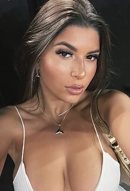 Isabela, 21 y.o. from Rio de Janeiro, Brazil