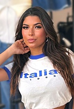 Ukrainian mail order bride Isabela from Rio de Janeiro with brunette hair and black eye color - image 15