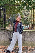 Ukrainian mail order bride Liliia from Lecco with blonde hair and green eye color - image 3