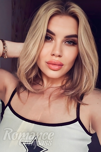 Ukrainian mail order bride Krystyna from Kyiv with blonde hair and grey eye color - image 1