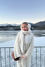 Ukrainian mail order bride Kateryna from Vienna with light brown hair and blue eye color - image 4