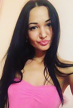 Ukrainian mail order bride Svitlana from Milan with black hair and black eye color - image 5