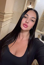 Ukrainian mail order bride Svitlana from Milan with black hair and black eye color - image 6