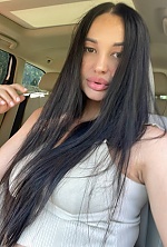 Ukrainian mail order bride Svitlana from Milan with black hair and black eye color - image 7