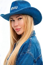 Ukrainian mail order bride Alyona from Kyiv with blonde hair and green eye color - image 6