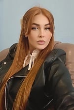 Ukrainian mail order bride Iryna from Kropivnitskiy with light brown hair and green eye color - image 7