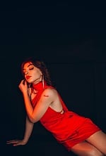 Ukrainian mail order bride Anastasiia from Kyiv with auburn hair and brown eye color - image 2