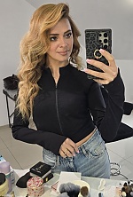 Ukrainian mail order bride Olga from Liepāja with light brown hair and brown eye color - image 9