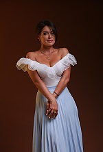 Ukrainian mail order bride Christina from Kyiv with light brown hair and brown eye color - image 2