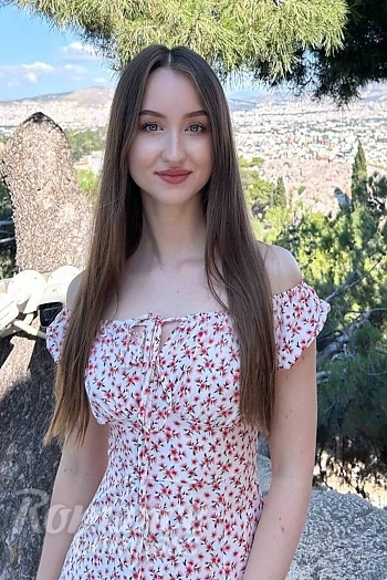 Ukrainian mail order bride Nadiya from Kryvyi Rih with light brown hair and blue eye color - image 1