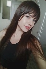 Ukrainian mail order bride Yuliia from Rozdilna with light brown hair and green eye color - image 12