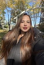 Ukrainian mail order bride Yuliia from Rozdilna with light brown hair and green eye color - image 11