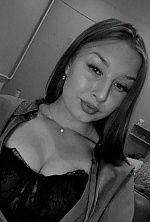 Ukrainian mail order bride Oleksandra from Mykolayiv with light brown hair and green eye color - image 3