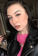 Ukrainian mail order bride Oleksandra from Mykolayiv with light brown hair and green eye color - image 4