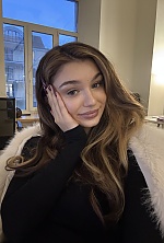 Ukrainian mail order bride Yuliia from Kyiv with light brown hair and grey eye color - image 6