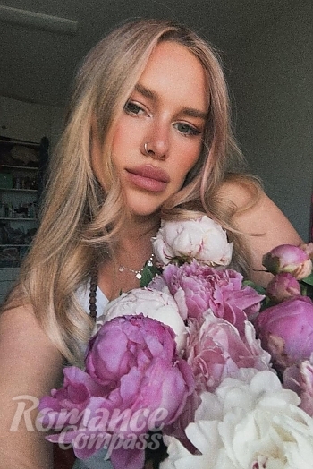Ukrainian mail order bride Yana from Mannheim with blonde hair and grey eye color - image 1