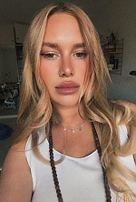 Ukrainian mail order bride Yana from Mannheim with blonde hair and grey eye color - image 3