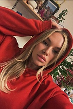 Ukrainian mail order bride Yana from Mannheim with blonde hair and grey eye color - image 2