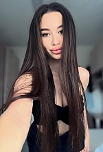Ukrainian mail order bride Daria from Kyiv with light brown hair and brown eye color - image 8