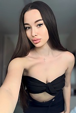 Ukrainian mail order bride Daria from Kyiv with light brown hair and brown eye color - image 9